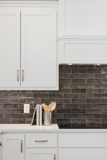 Photo taken from previous model with a similar floorplan. While similar, some options shown in the picture may not be included in this pricing. Please ask for a detailed list of included features for this listing.