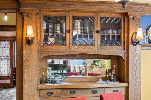 Stunning, classic built in buffet.