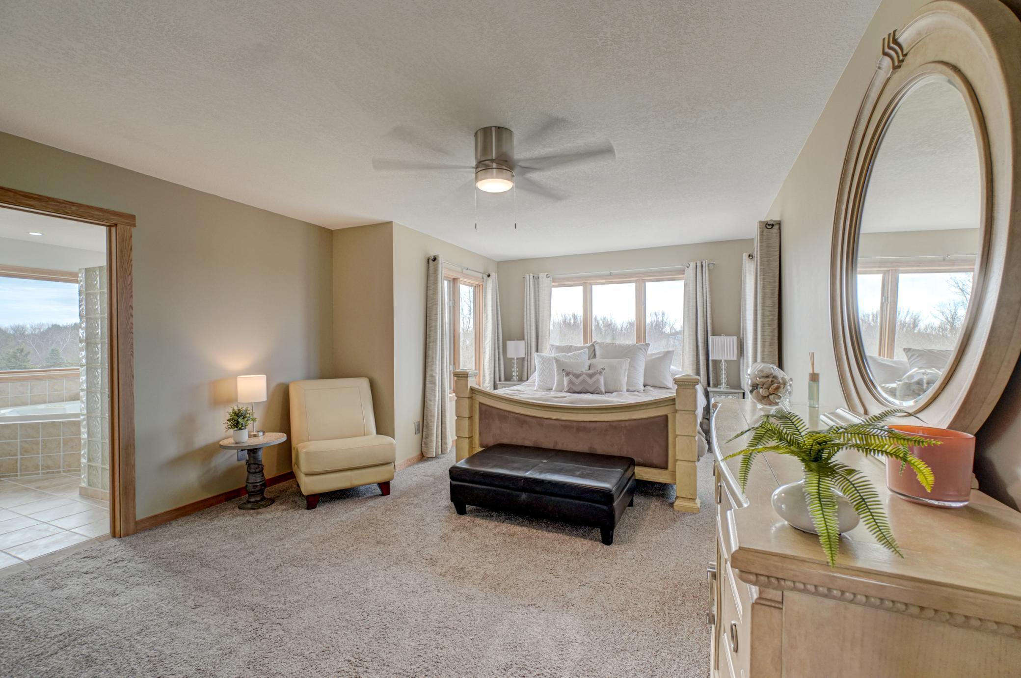 owner suite 503 164th Ave