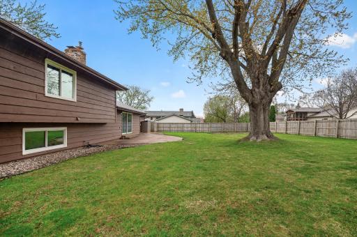 1208 Echo Drive, Burnsville, MN 55337