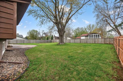 1208 Echo Drive, Burnsville, MN 55337