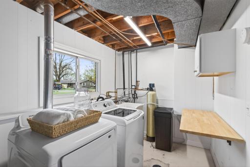 1208 Echo Drive, Burnsville, MN 55337