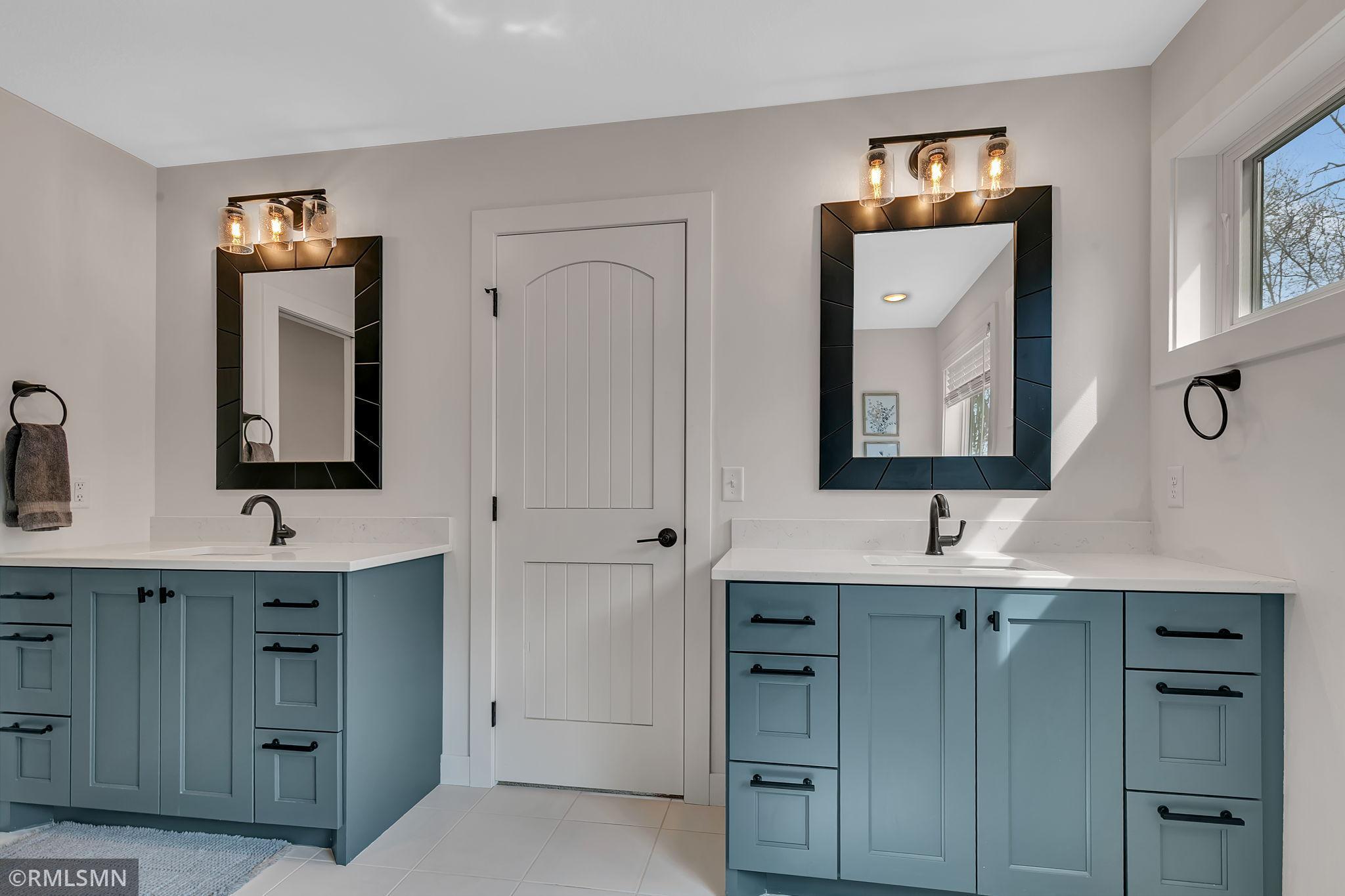 Double vanities in ensuite