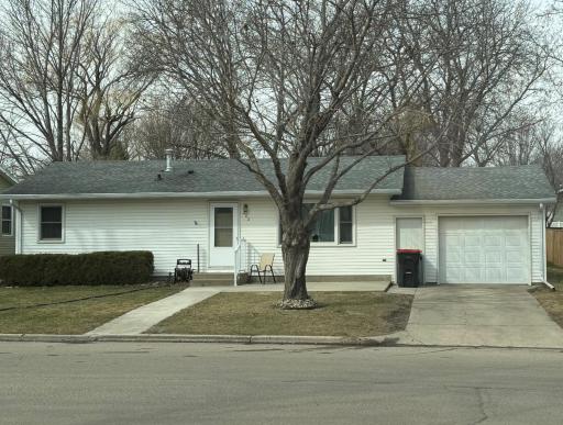 202 Sunrise Lane, Marshall, MN 56258