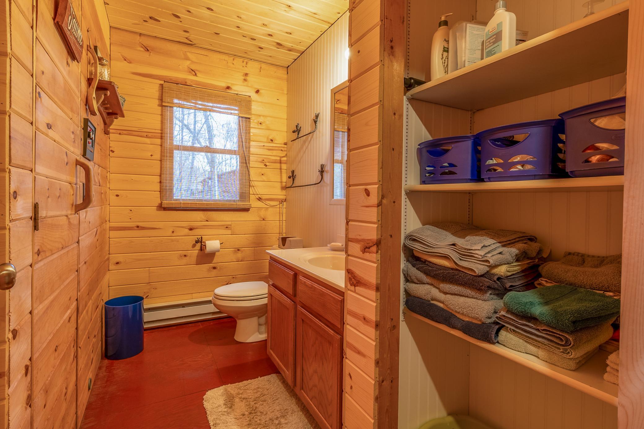 Main Floor Bath 19520 Blue Lane E (5).jpg