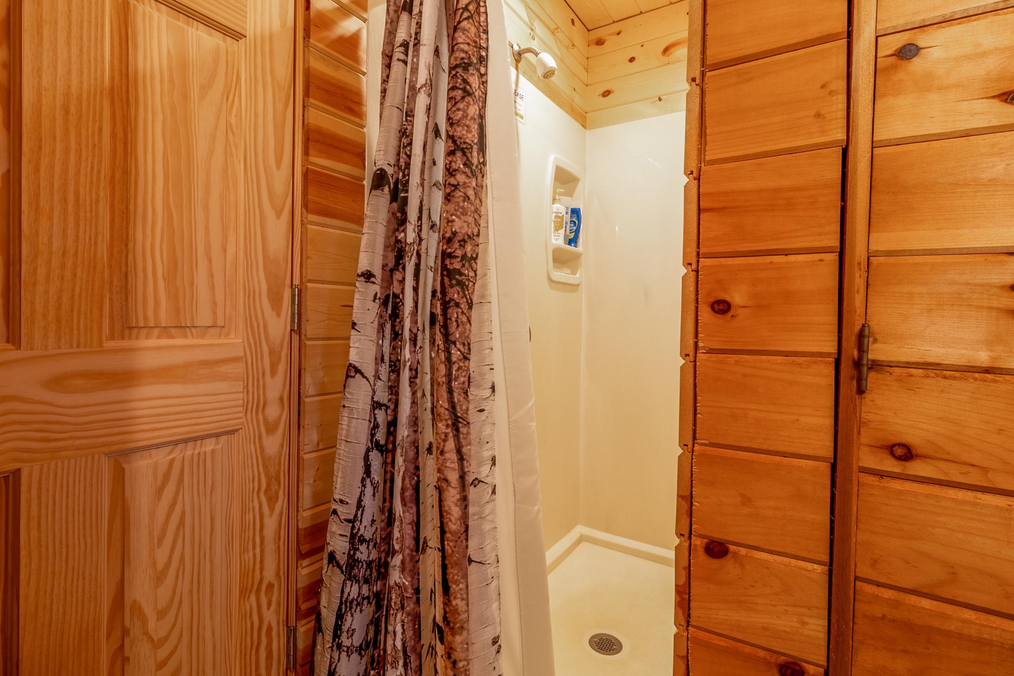 Main Floor Bath 19520 Blue Lane E (6).jpg