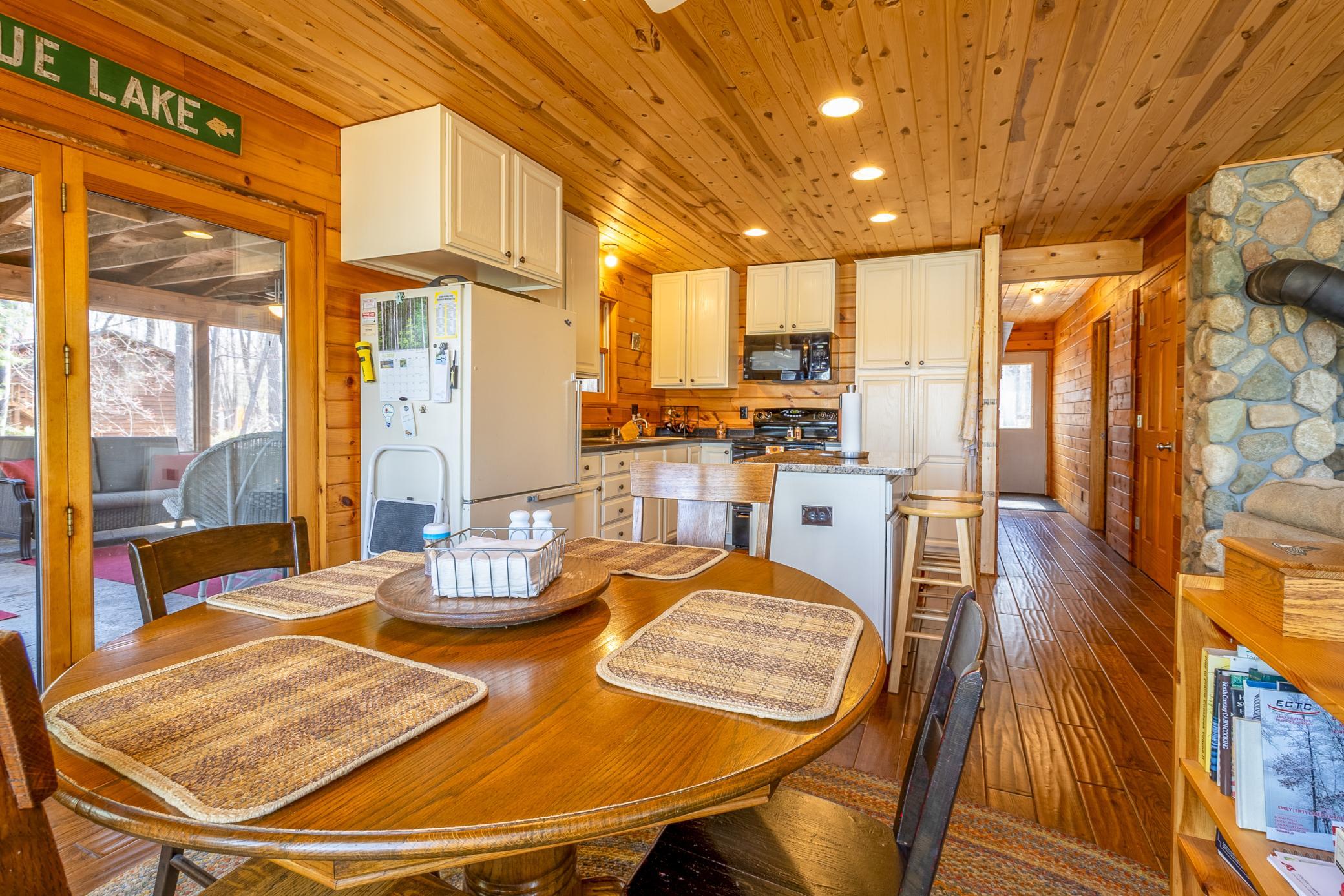 19520 Blue Lane E (11).jpg