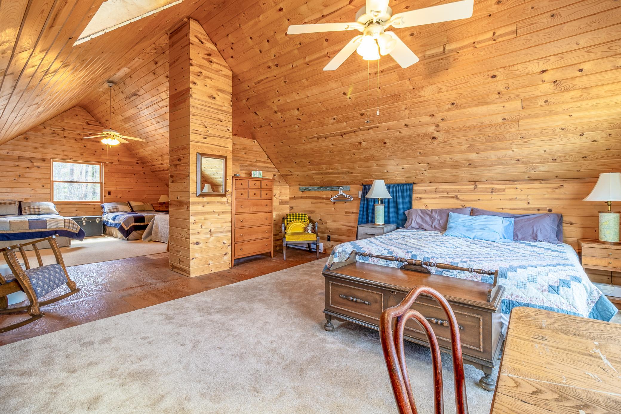Upper Bedroom 19520 Blue Lane E (20).jpg