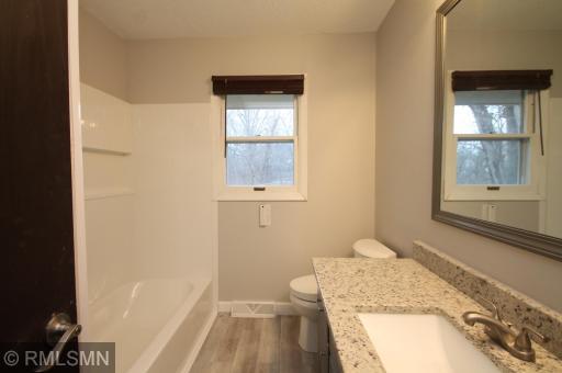 Main floor full bathroom