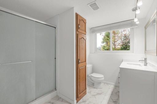 9240 Chesshire Lane N, Maple Grove, MN 55369