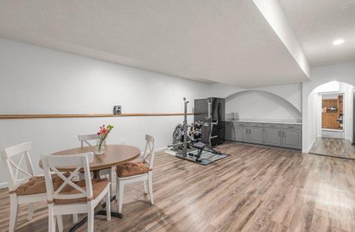 9240 Chesshire Lane N, Maple Grove, MN 55369