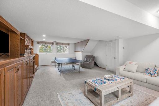 9240 Chesshire Lane N, Maple Grove, MN 55369