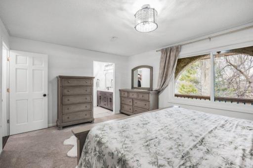 9240 Chesshire Lane N, Maple Grove, MN 55369