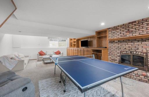 9240 Chesshire Lane N, Maple Grove, MN 55369