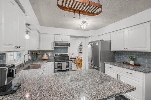 9240 Chesshire Lane N, Maple Grove, MN 55369