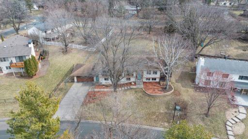 9240 Chesshire Lane N, Maple Grove, MN 55369