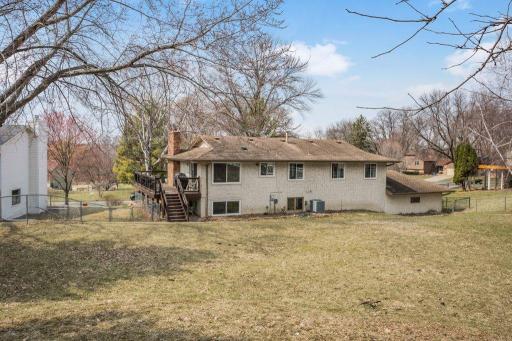 9240 Chesshire Lane N, Maple Grove, MN 55369