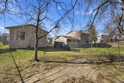 8942 Vinewood Lane N, Maple Grove, MN 55369