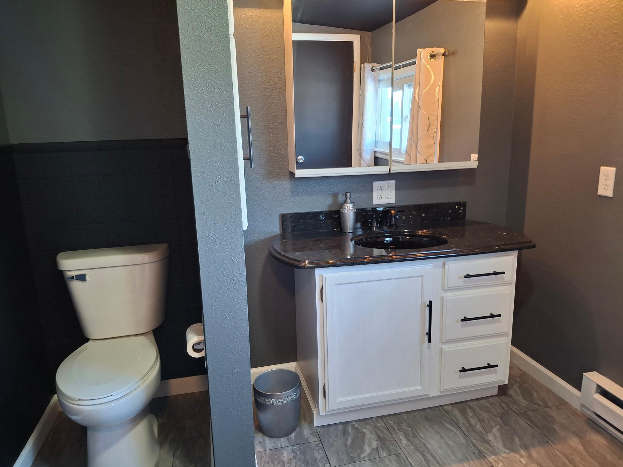 Upper Level Full Bath