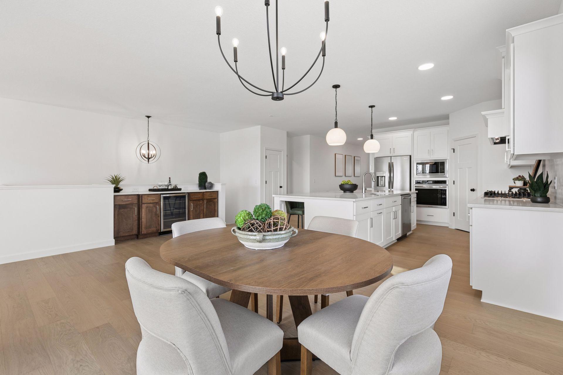 Dining View all images of a previous Model