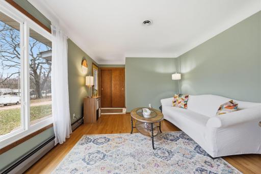 Large LR with great natural light.jpg