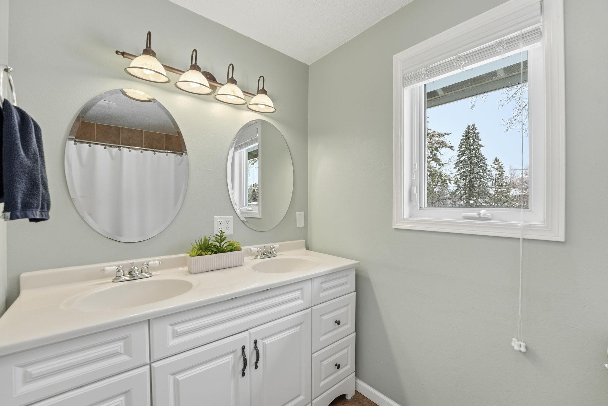 large upper level full bathroom