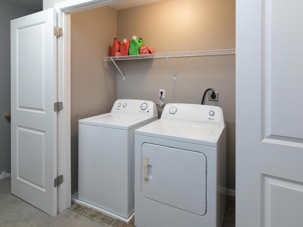 Convinienet upper level laundry