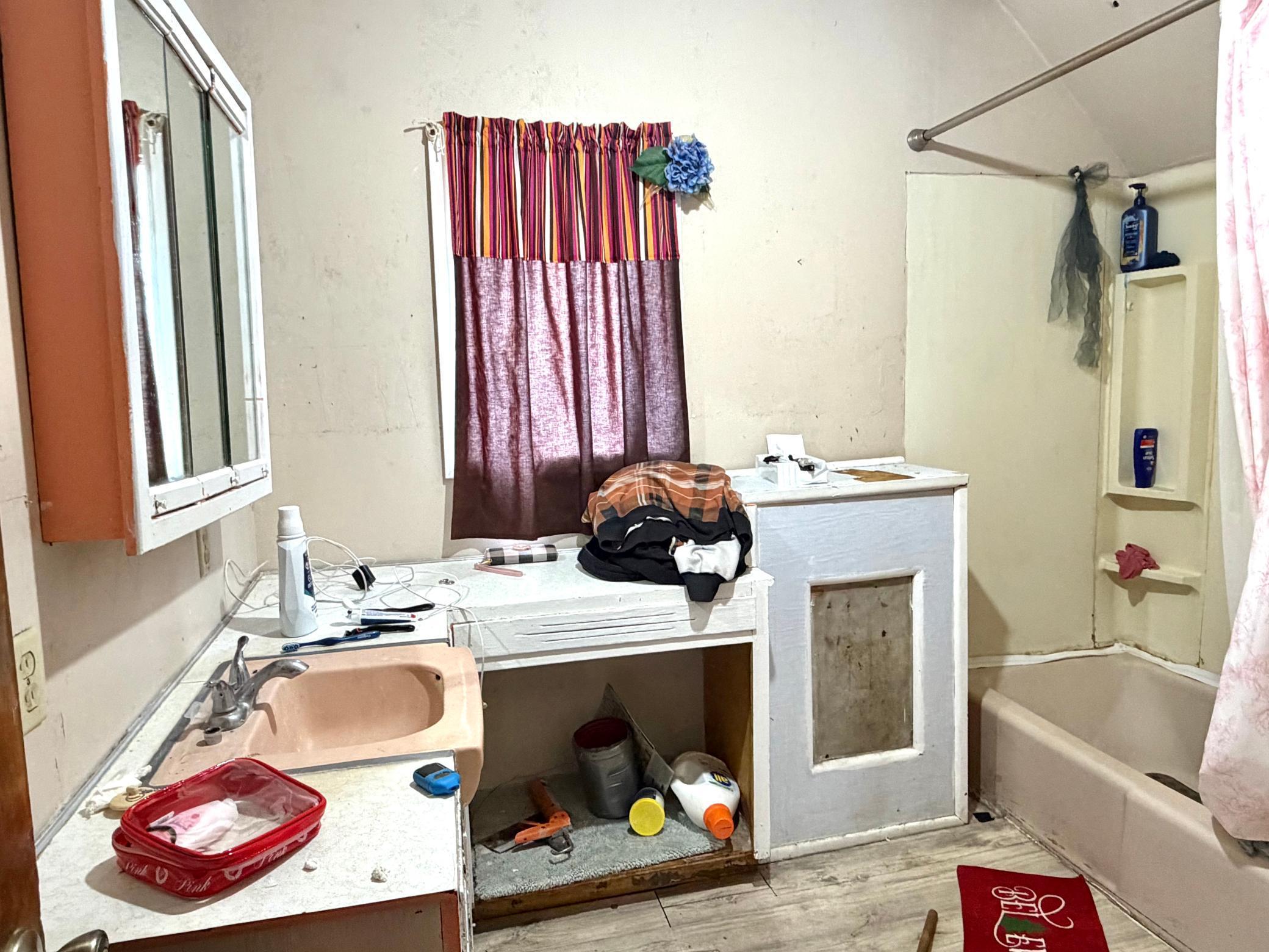 Bathroom upper level