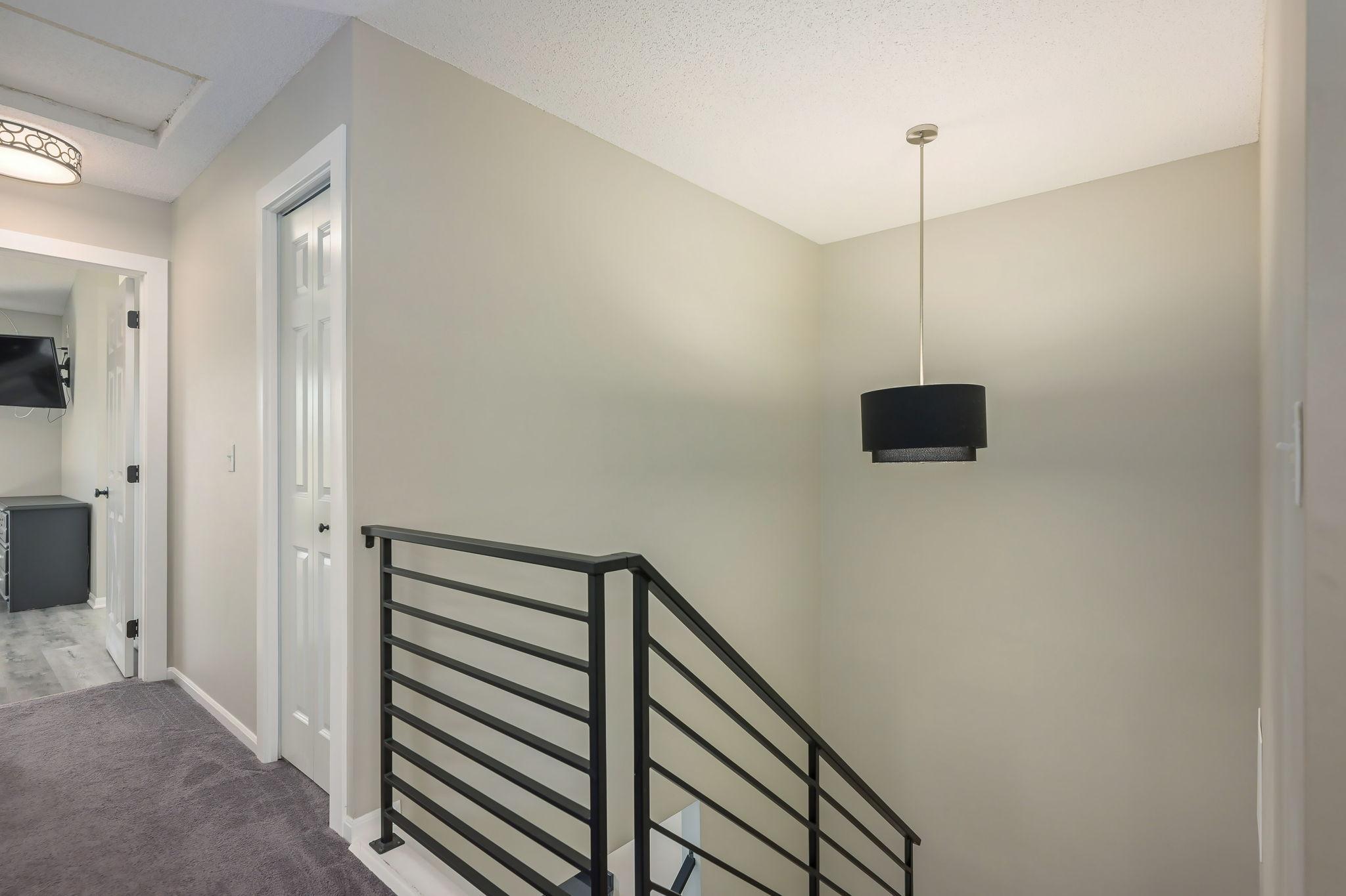 54-web-or-mls-8960 Comstock Ln N52.jpeg