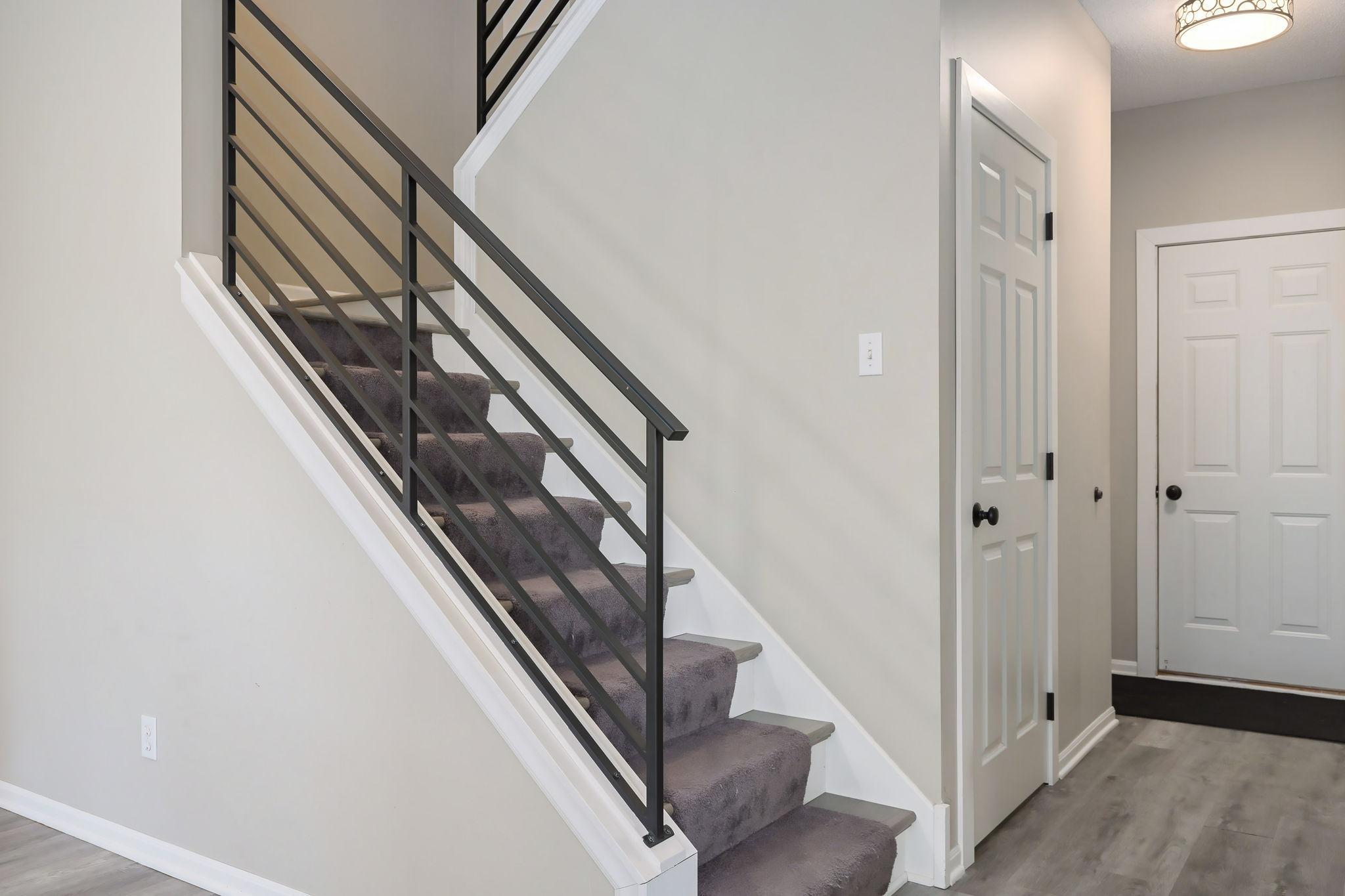 24-web-or-mls-8960 Comstock Ln N22.jpeg