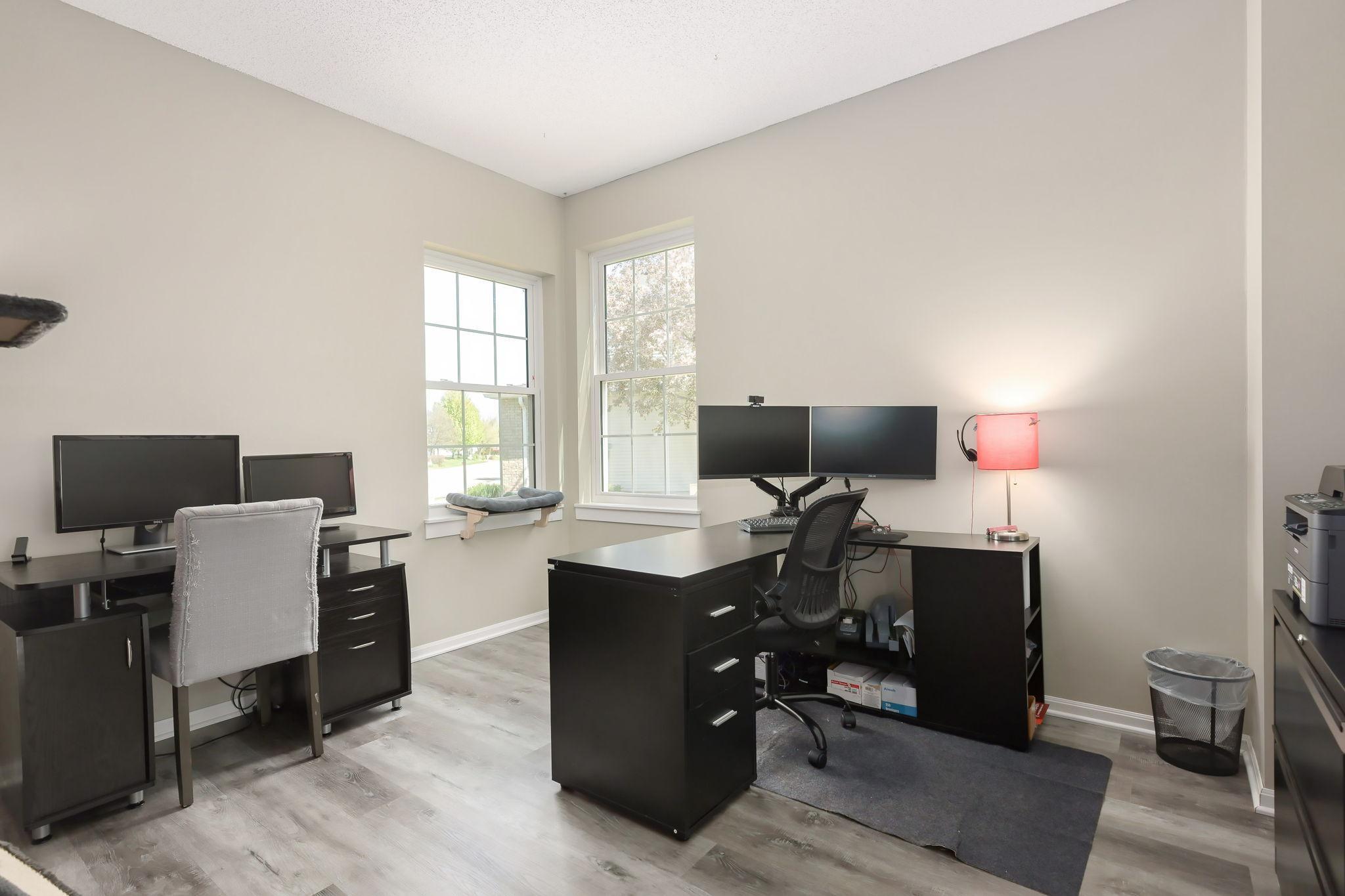 27-web-or-mls-8960 Comstock Ln N25.jpeg