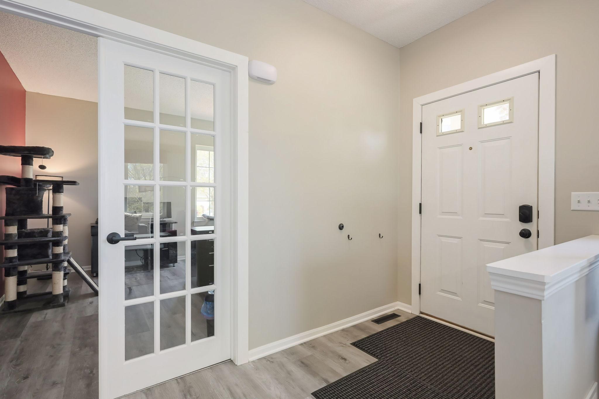 3-web-or-mls-8960 Comstock Ln N2.jpeg