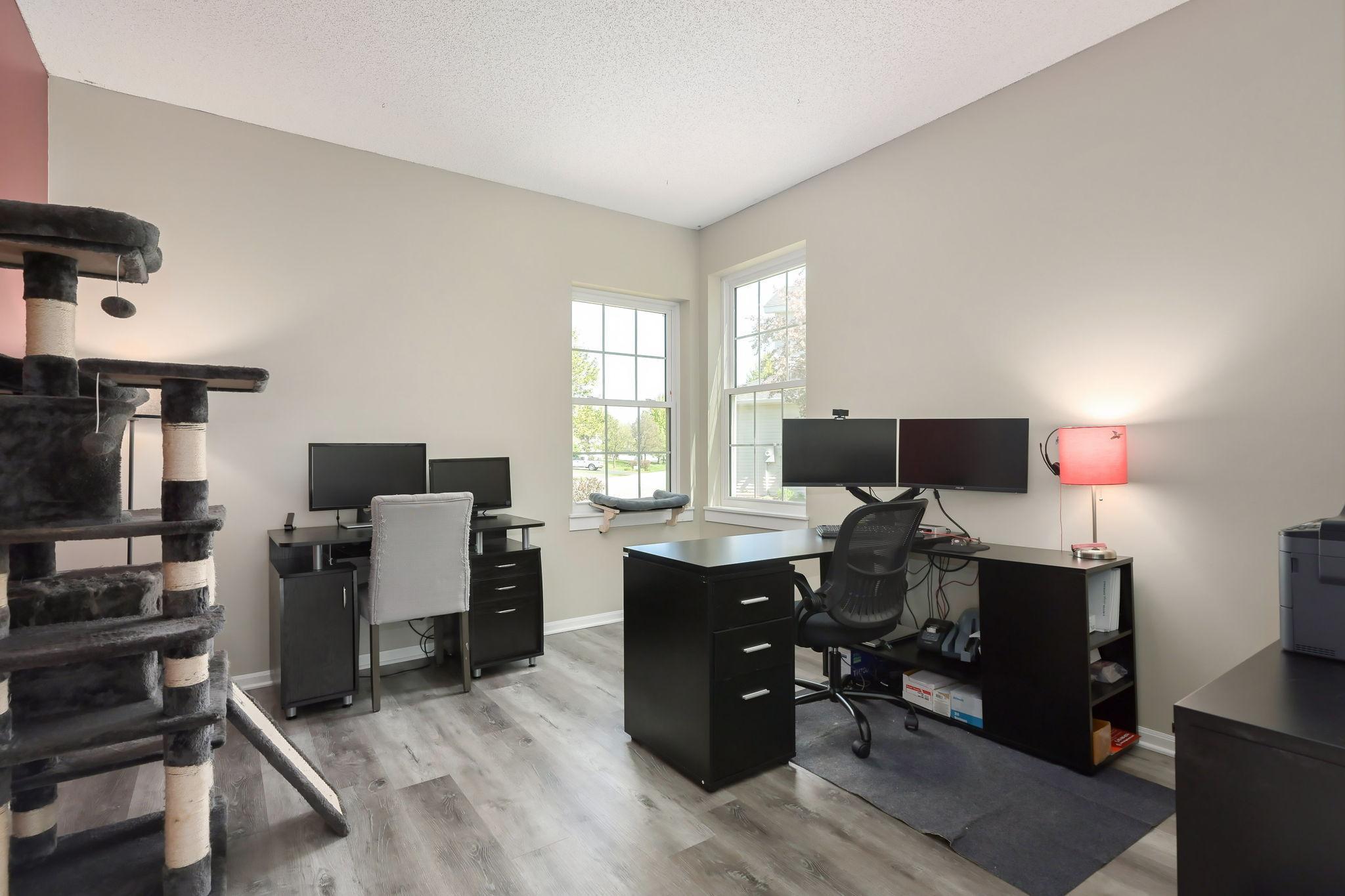 26-web-or-mls-8960 Comstock Ln N24.jpeg
