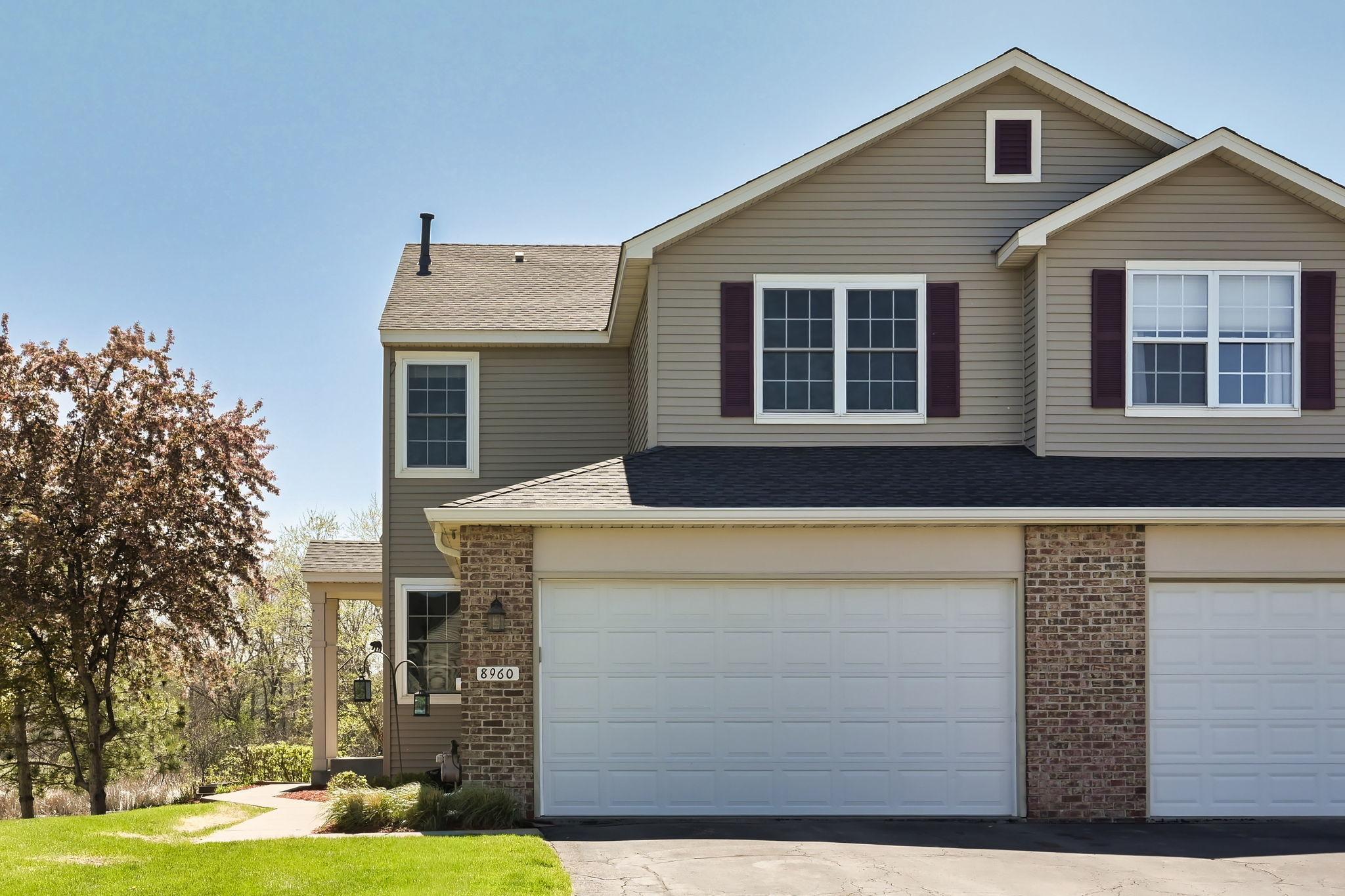 2-web-or-mls-8960 Comstock Ln N61.jpeg
