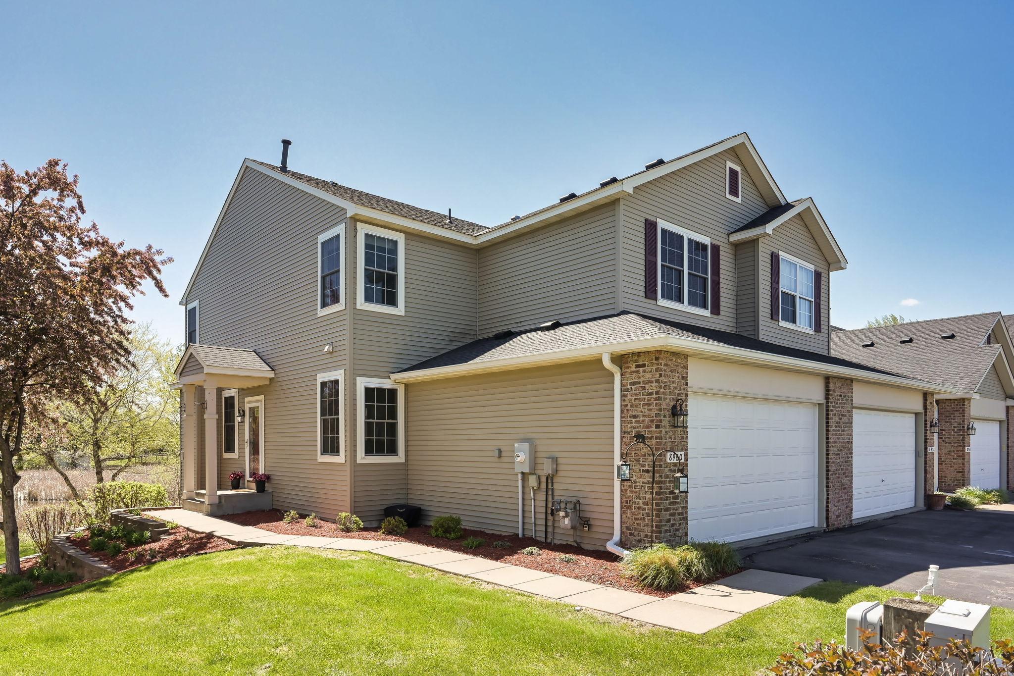 61-web-or-mls-8960 Comstock Ln N60.jpeg