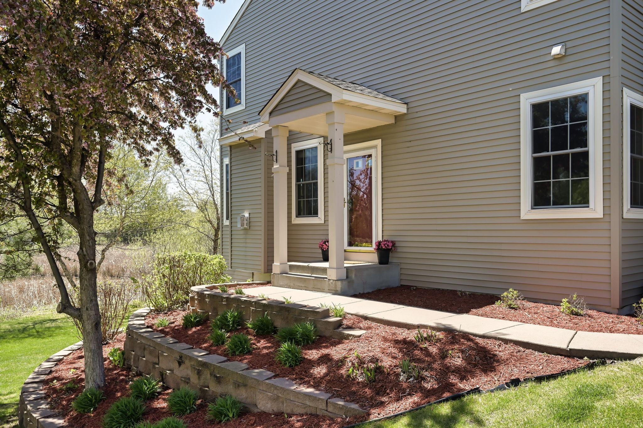 59-web-or-mls-8960 Comstock Ln N57.jpeg