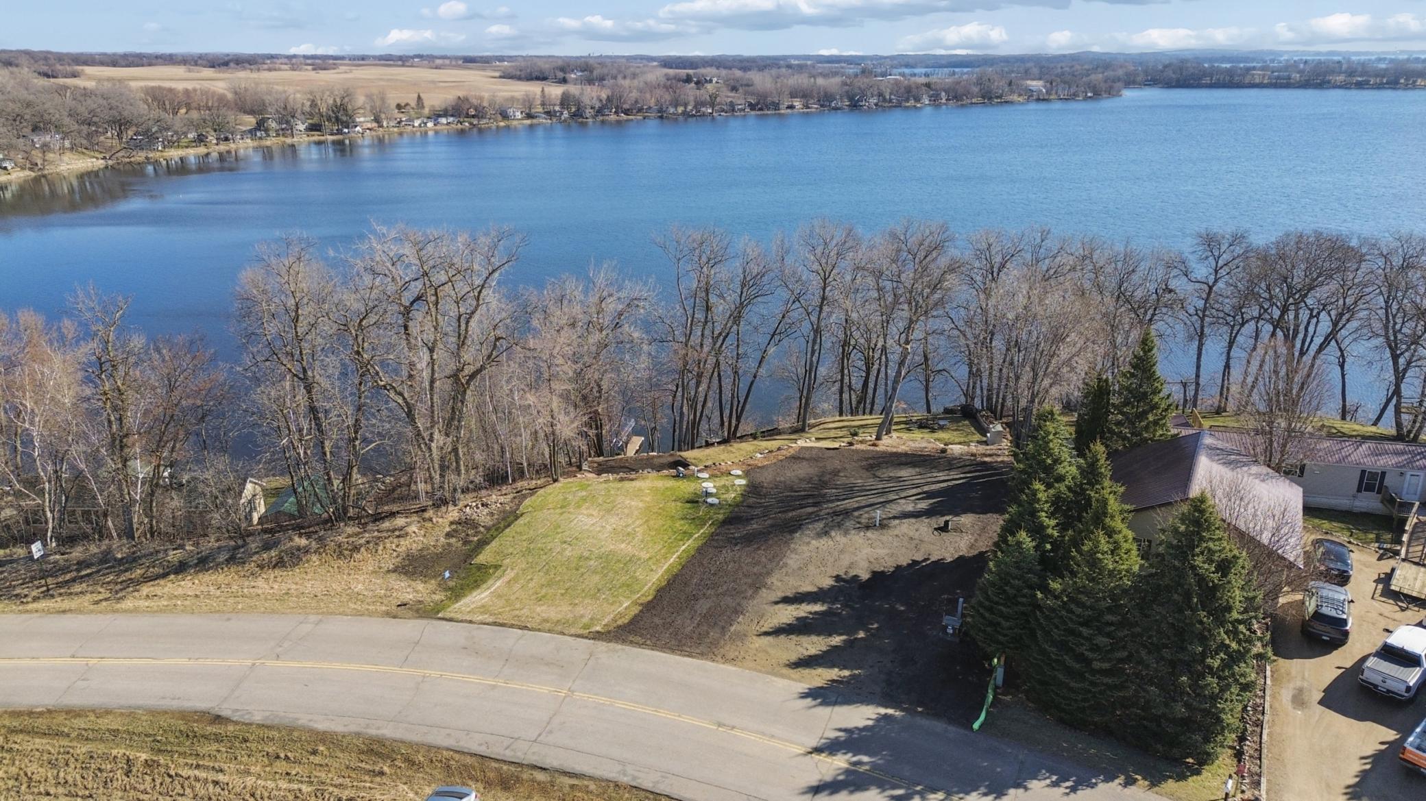 Build your dream lake home today!