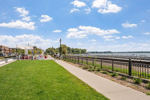 724 Widsten Circle, Wayzata, MN 55391