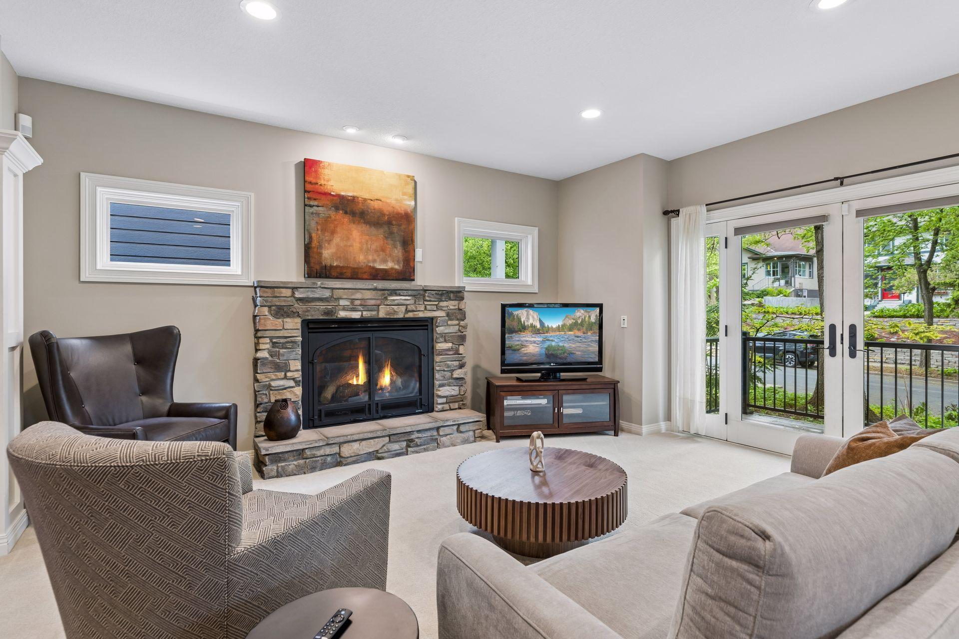 Cozy living room with gas fireplace.