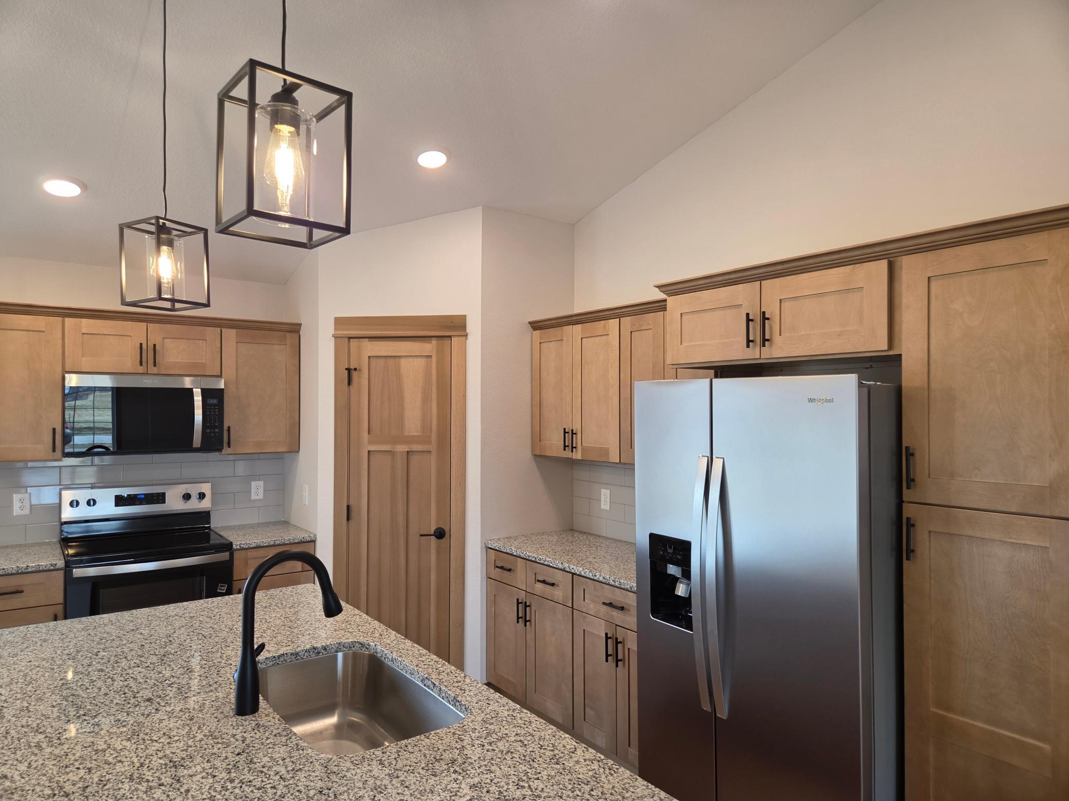 *ACTUAL PROPERTY* Kitchen