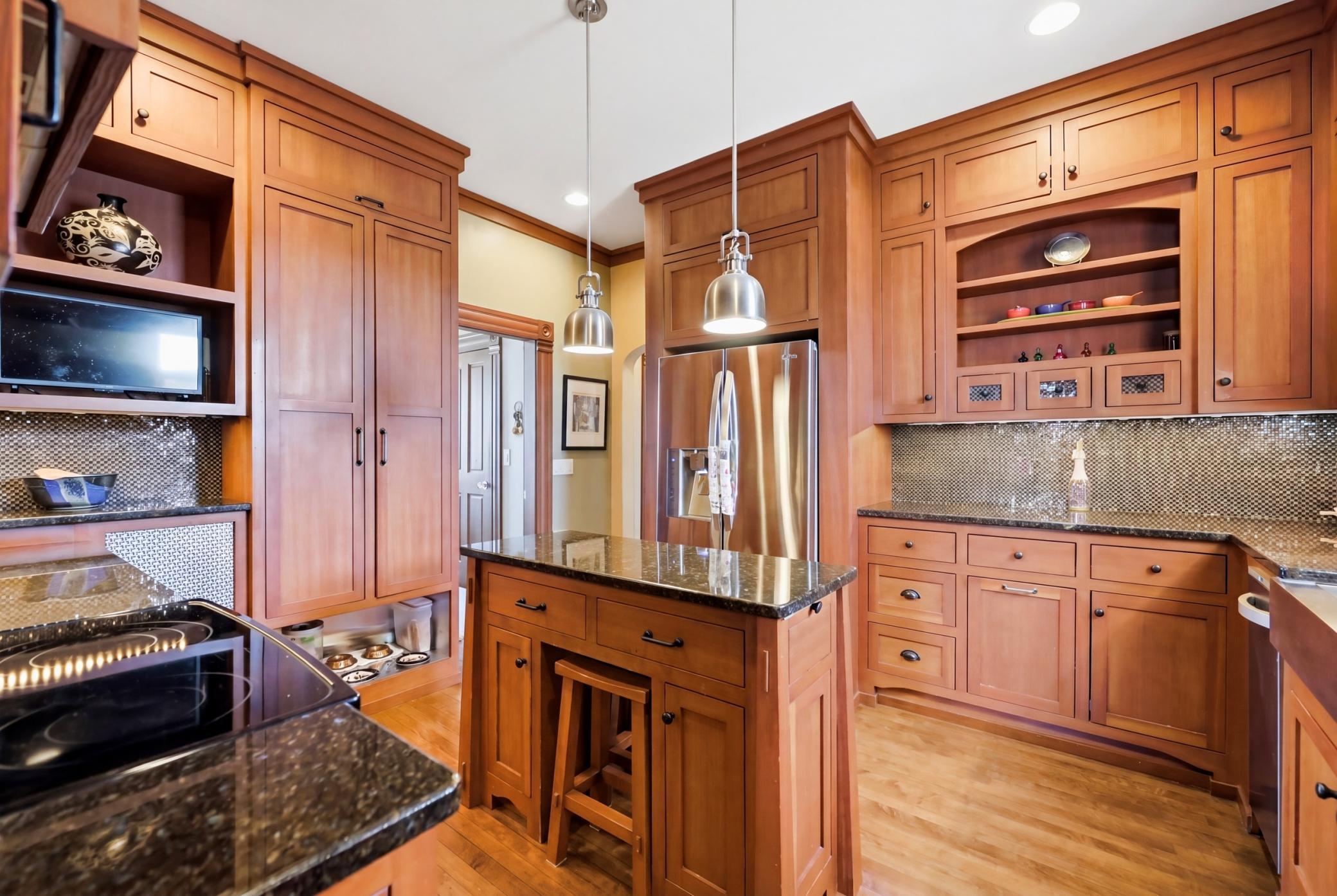 Luxurious kitchen upper level apartment