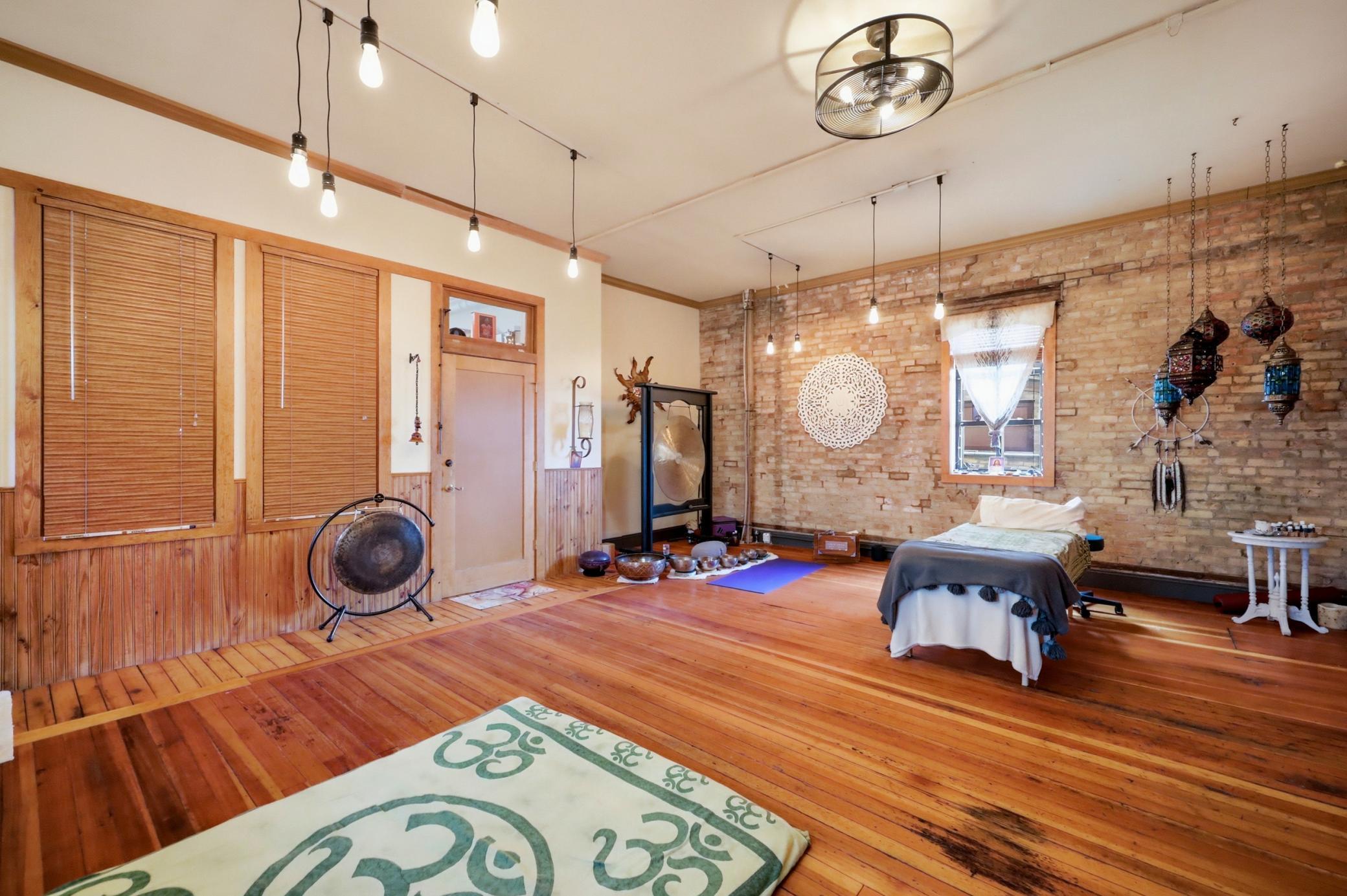 Upper level apartment space