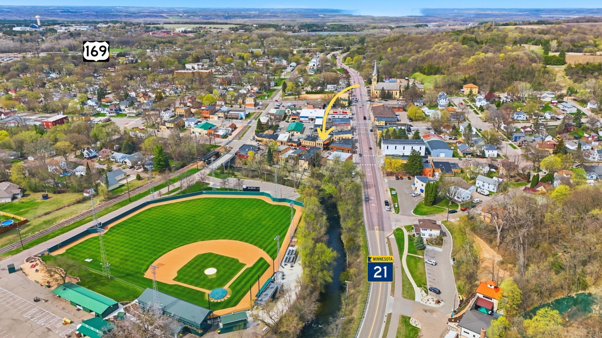 Walkable proximity to downtown, dining & entertainment. Across the street from the Creek. Less than a mile to Hwy 169 with easy access to metro!