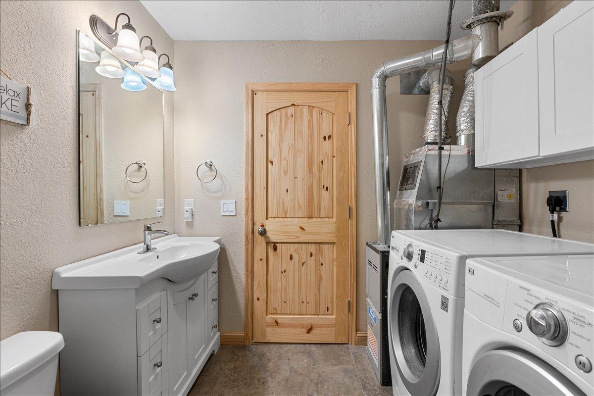 Bathroom/Laundry/Utility Room