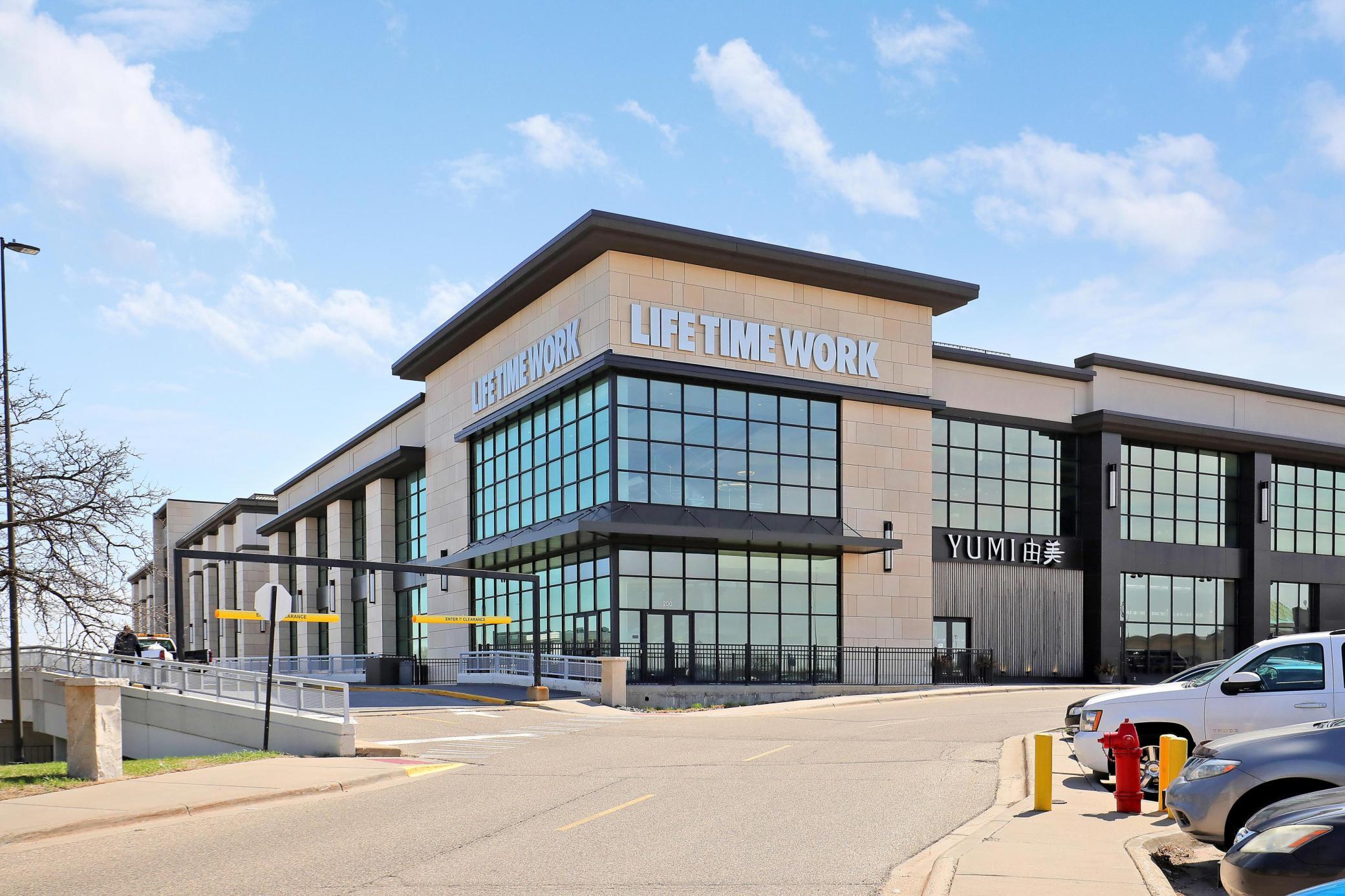 The walkability to everything couldn't be better! Lifetime! Target! The Galleria!