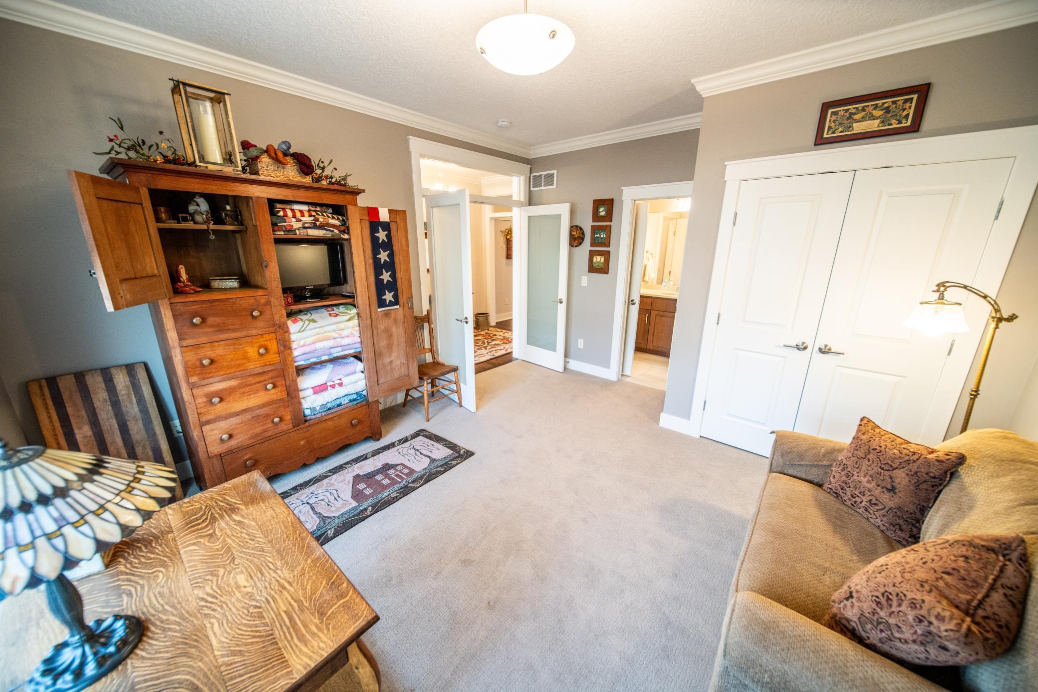 Main Floor Bedroom/Office