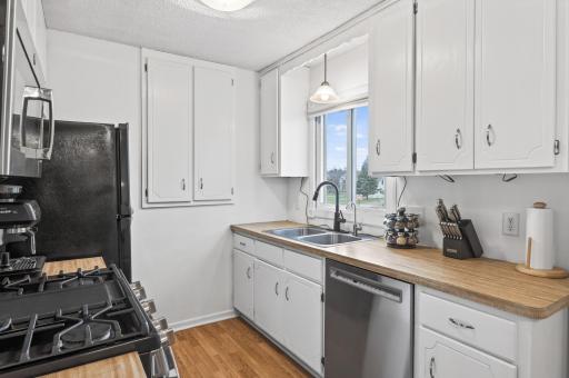 Everyone appreciates a kitchen window in a townhouse