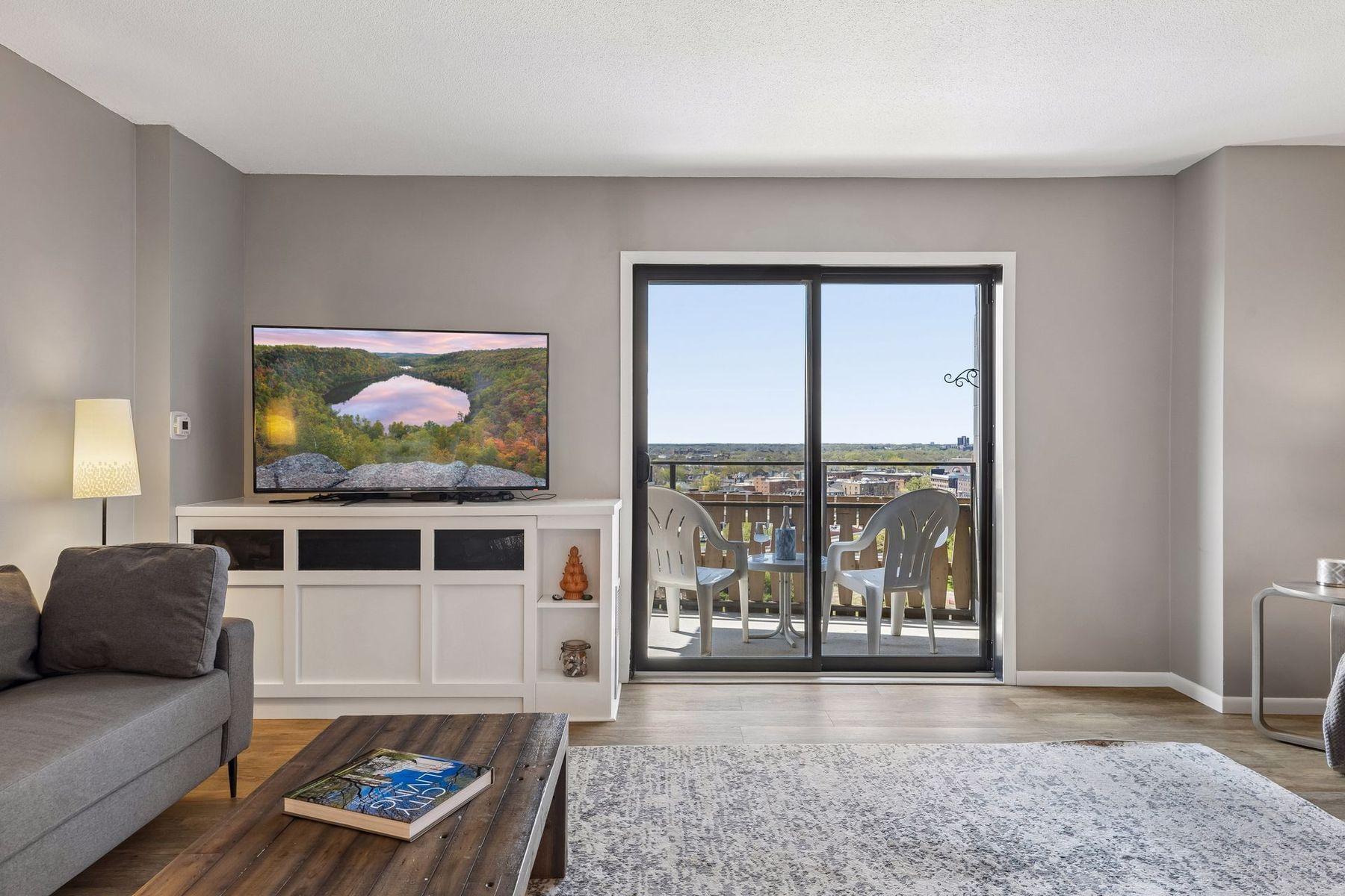 Natural light with sunset views