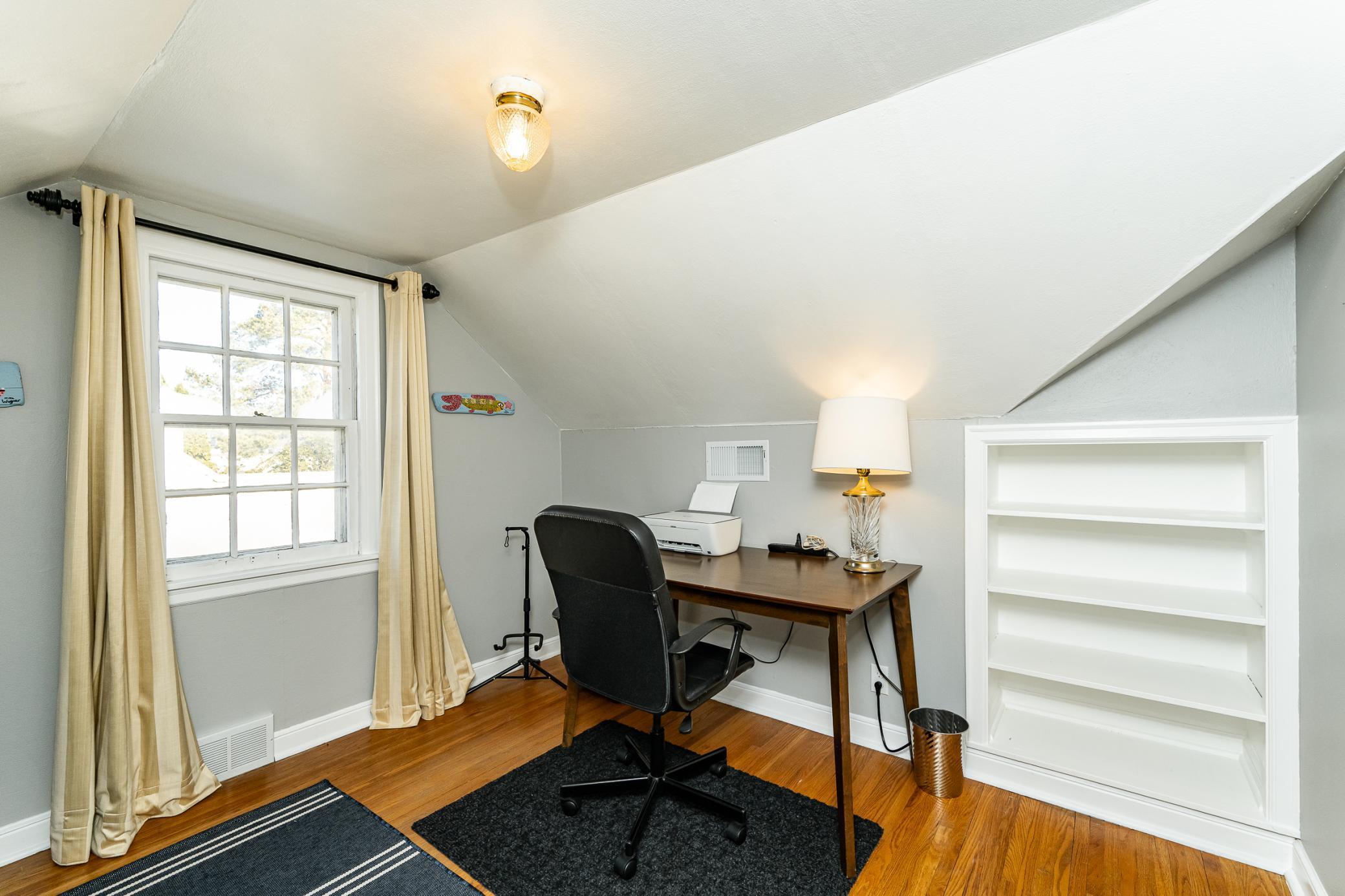 Bonus Space (Office/Walk in Closet/Etc)