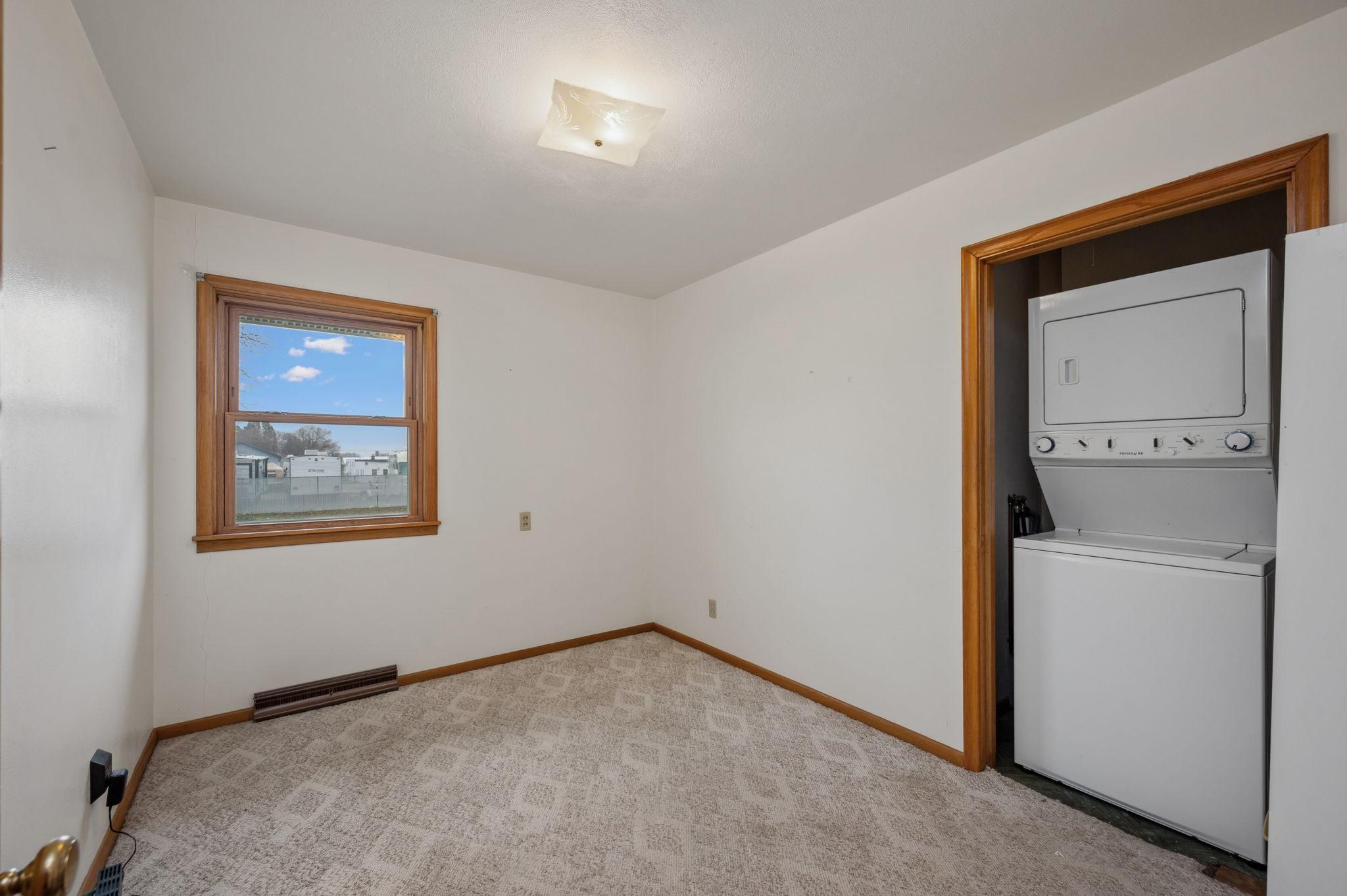 808 Webster St Fairmont MN-23.jpg